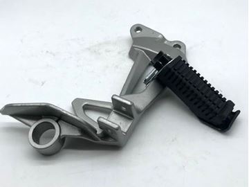 Picture of BRACKET PILLION STEP R CRYPTON 110 WITH BASE ROC